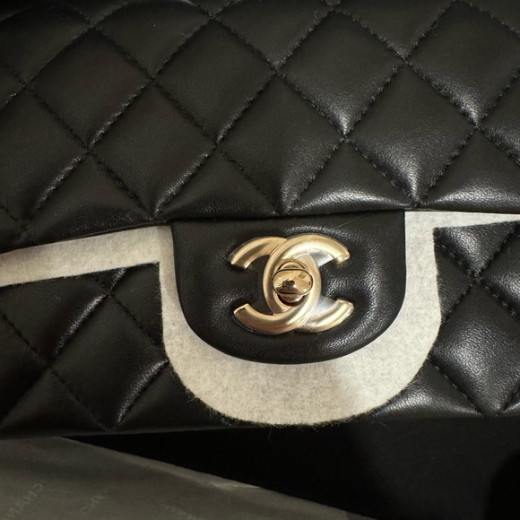 CHANEL Timeless Classique Top Handle leather handbag 24P - Picture 3 of 9